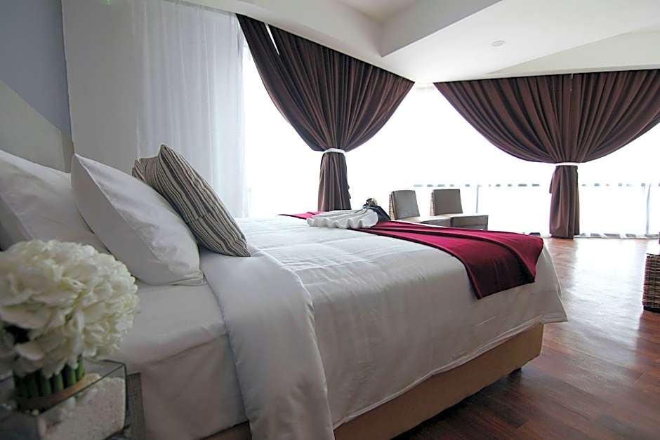 Nexus Regency Suites & Hotel