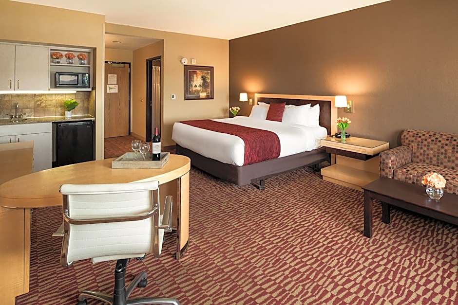 Lakeside Hotel Casino