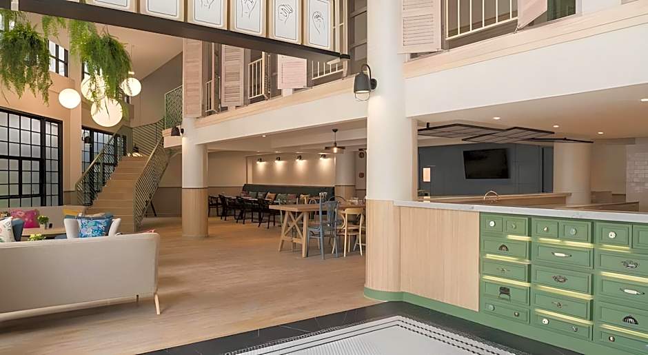 The Blanket Hotel Phuket Town