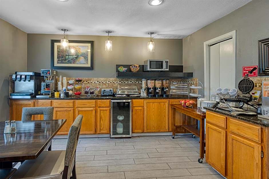 SureStay by Best Western Kansas City Country Inn North