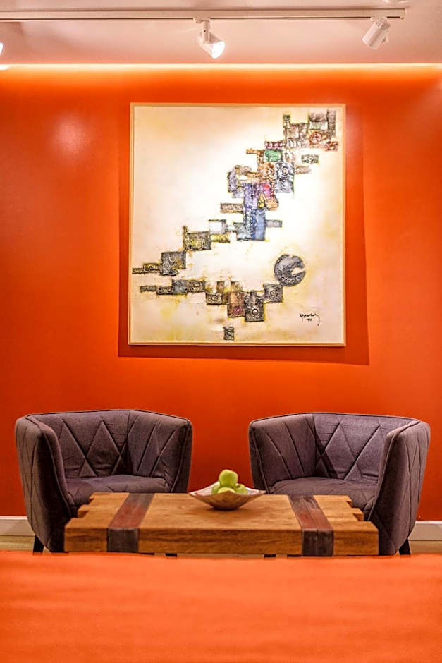 One Luxury Suites