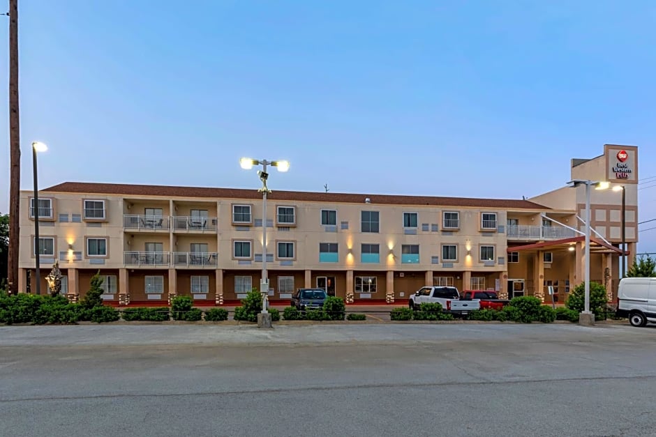 Best Western PLUS Rockwall Inn & Suites
