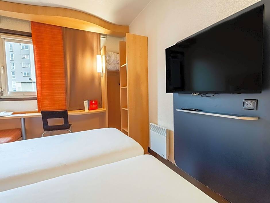 ibis Paris Pont de Suresnes