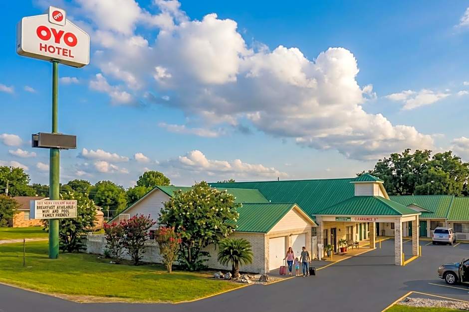 OYO Hotel Yoakum West