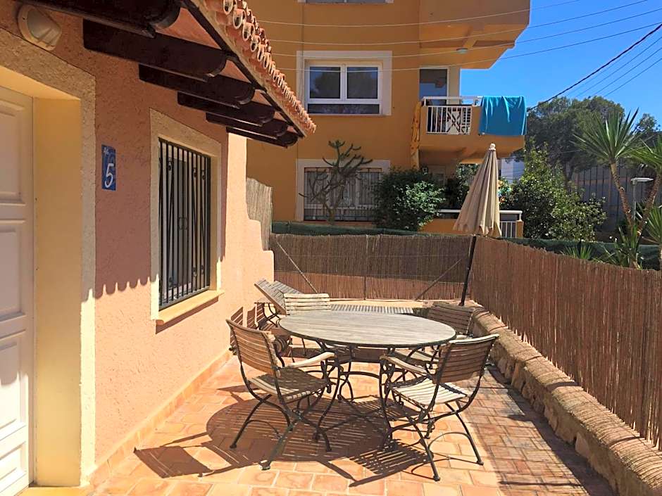 Naika Studios & Apartments