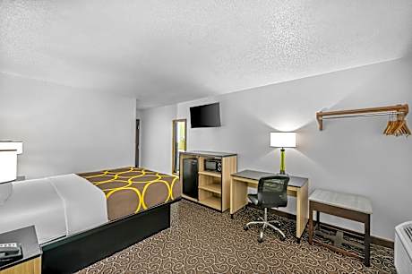 1 Queen Bed Non-Smoking