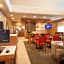  Holiday Inn Express & Suites