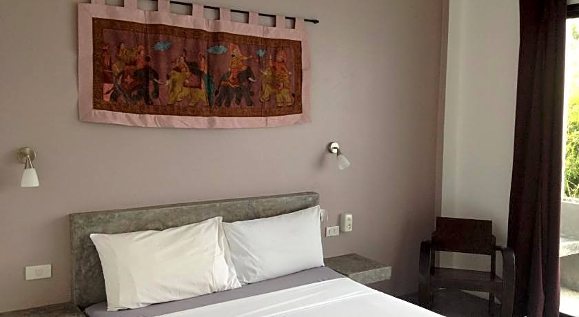 Sairee Sairee Guesthouse