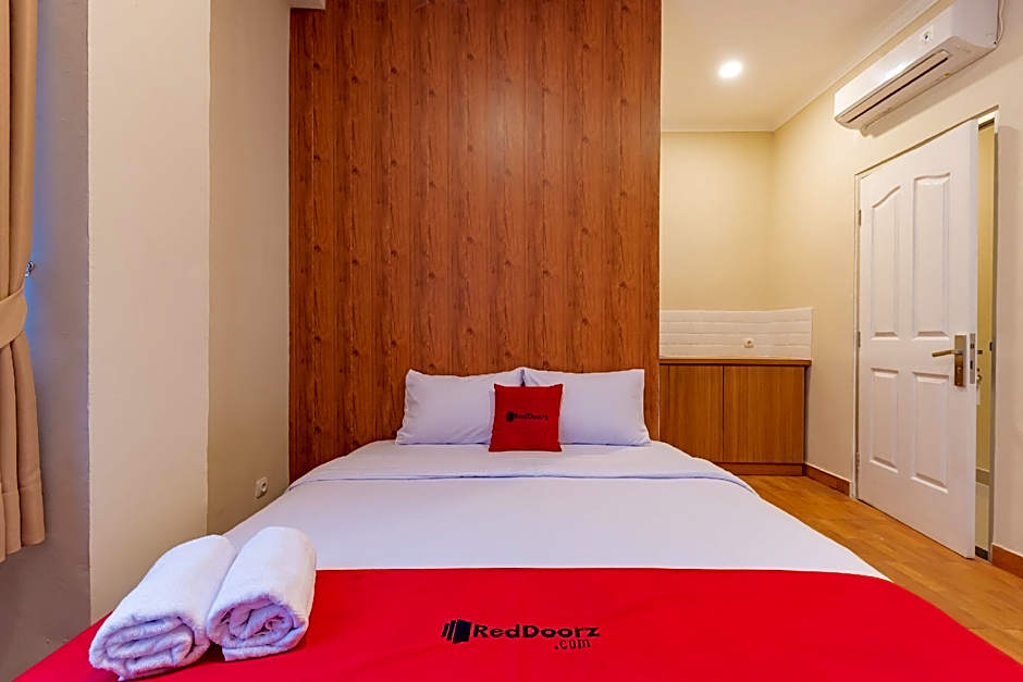 RedDoorz Plus @ Bagusrangin Street 2