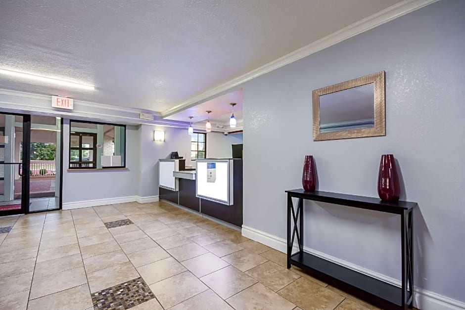 Econo Lodge Del City – Del City, OK