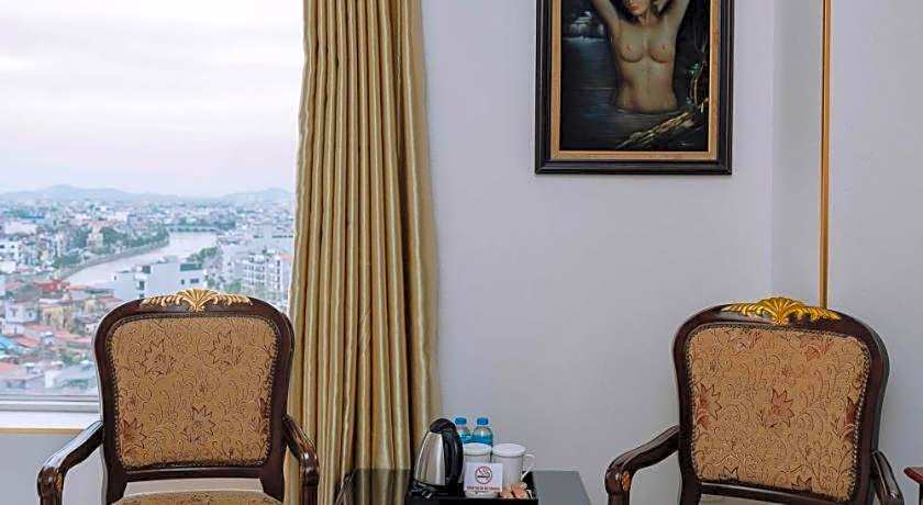 Classic Hoang Long Hotel