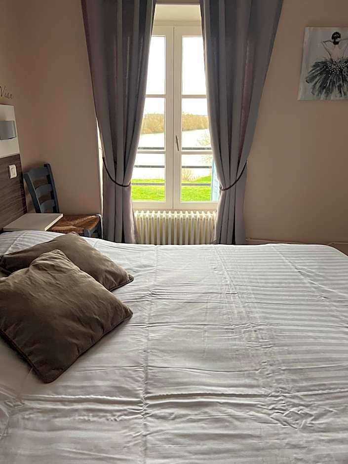 LOGIS Hôtel & Restaurant - Les Bords de Seine