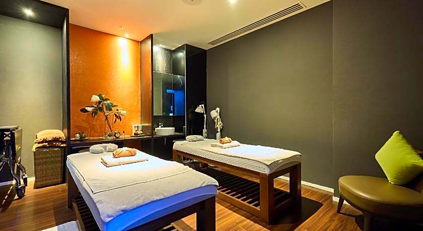 Midori Clark Hotel And Casino