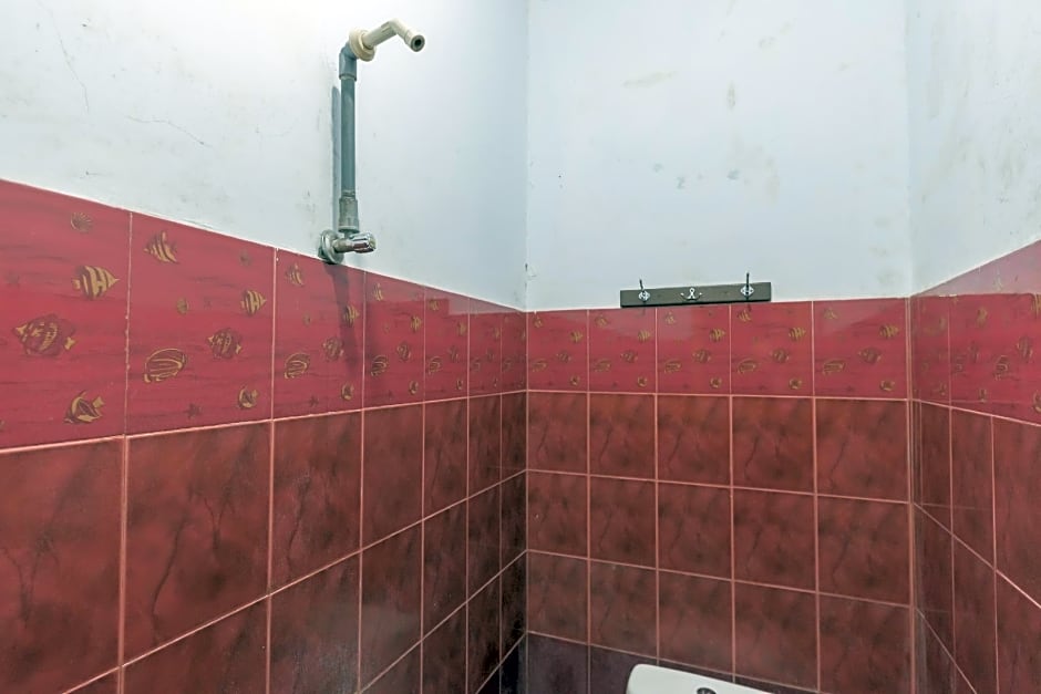 RedDoorz Syariah near Taman Kota Kuningan