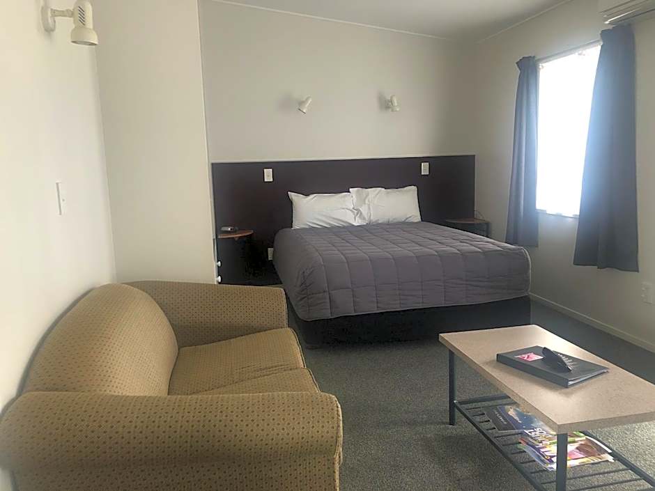 Thornton Lodge Motel