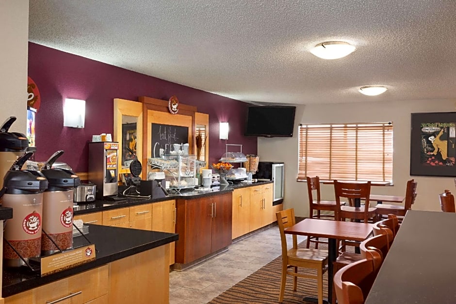 Smoky Hill Inn and Suites