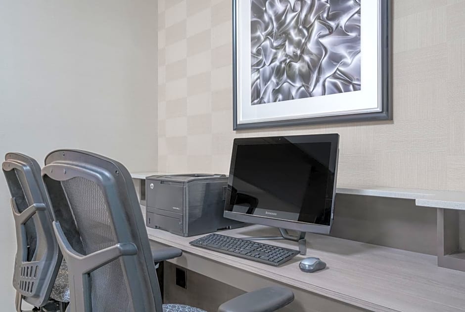 Holiday Inn Express Hotel & Suites Ames, an IHG Hotel