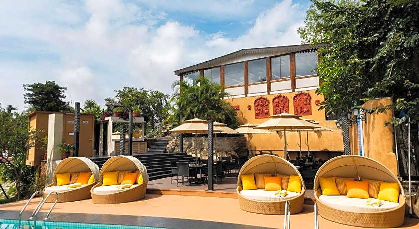 Chacha Inn - The Garden Retreat