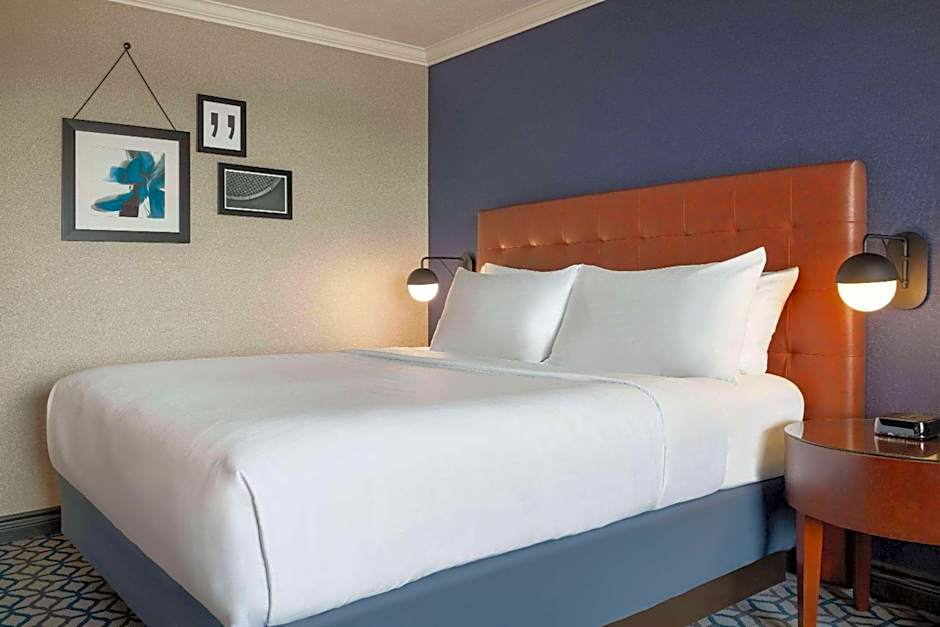 Wyndham Grand Fallsview Hotel