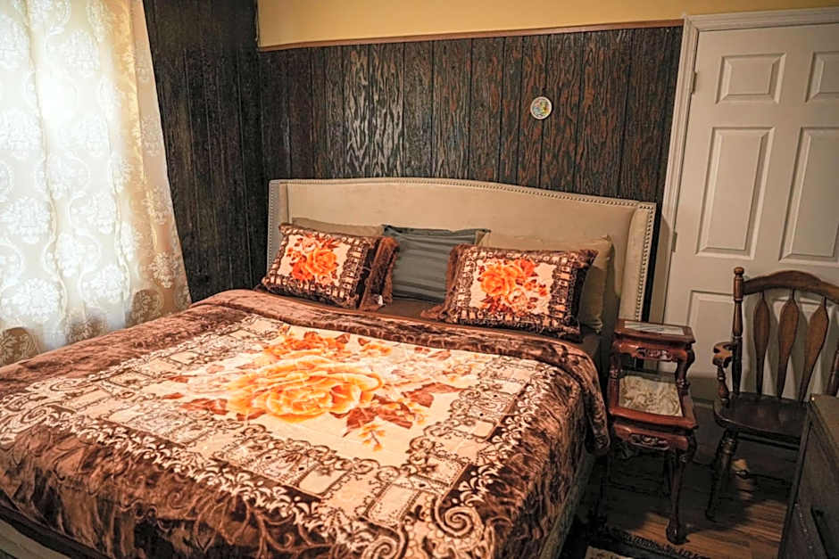 Divine Villa Guest House Harper Ave EWR AIRPORT PENN STATION NY NJ