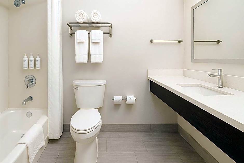 Travelodge by Wyndham LAX South
