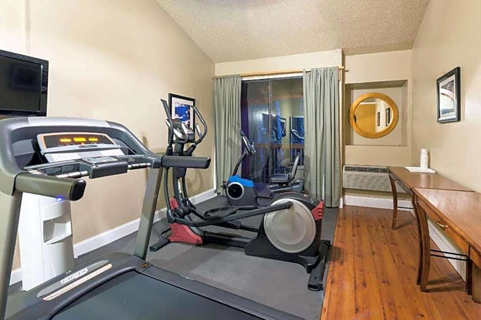 Ramada by Wyndham Monument