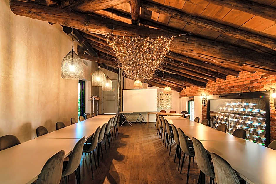 Dandelion Como Suites & Park