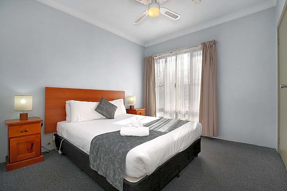 New England Motor Inn