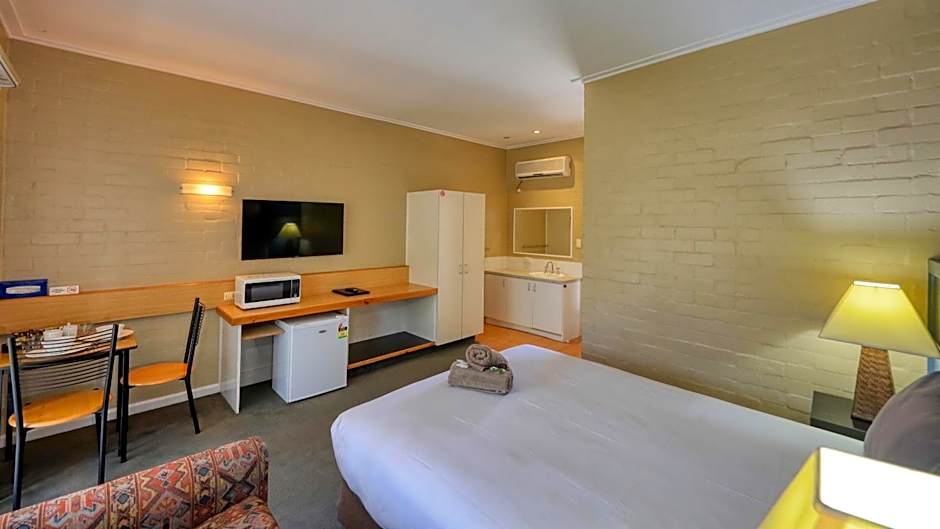 Bishops Lodge Narrandera