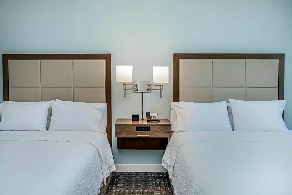 Hampton Inn By Hilton & Suites Panama City Beach-Beachfront