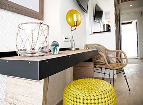 Superior Room with Pool Side and sea view