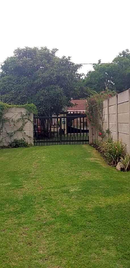Kwa-Dlamathe Guesthouse