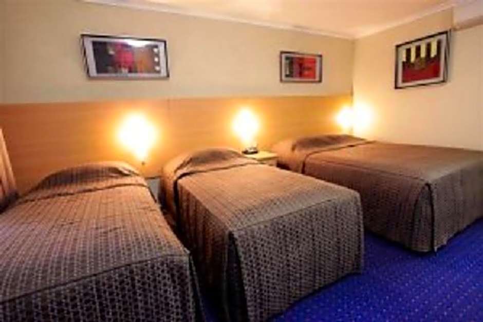 Cattlemans Country Motor Inn & Serviced Apartments