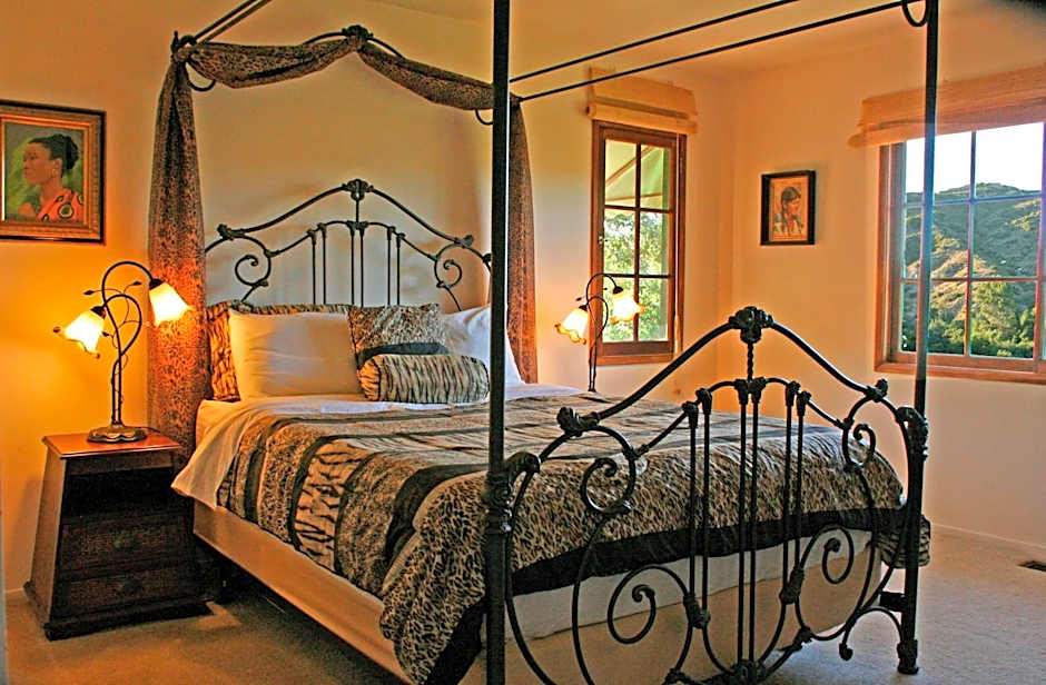 Topanga Canyon Inn Bed and Breakfast