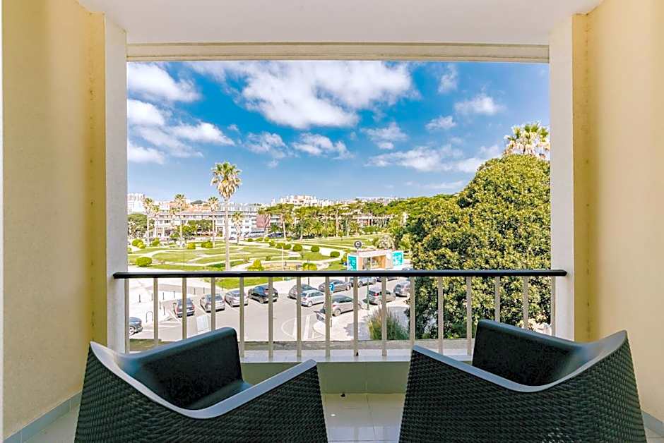 Rent4Rest Estoril Beachfront Apartments