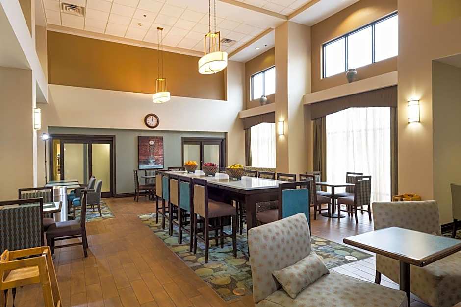 Hampton Inn By Hilton And Suites Jamestown