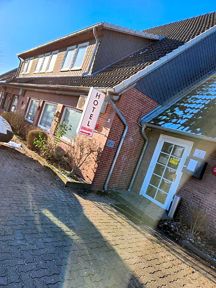 Hotel & Restaurant Heidekrug in Pinneberg, Free Parking and WiFi