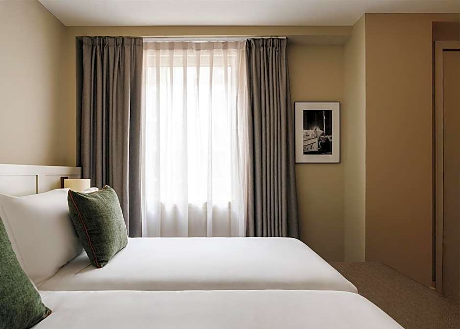 Gallery Hotel
