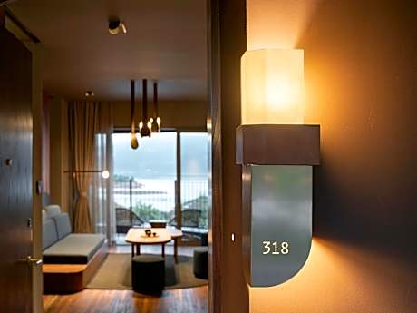 Deluxe Lake View Suite