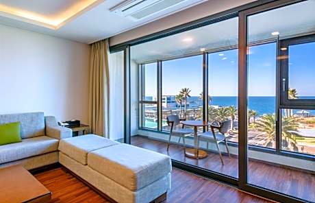 Royal Family Suite