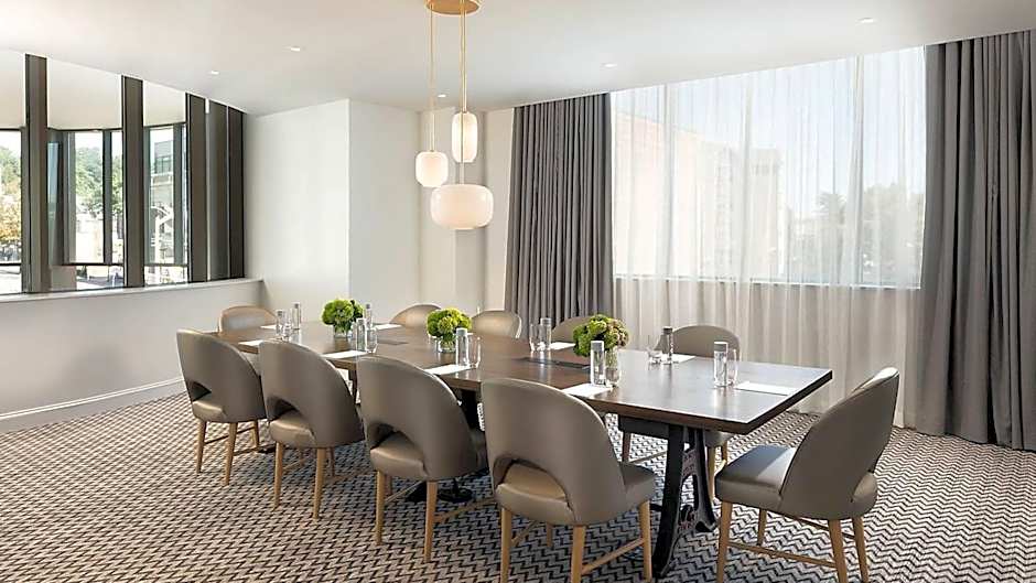 THE MC, AUTOGRAPH COLLECTION