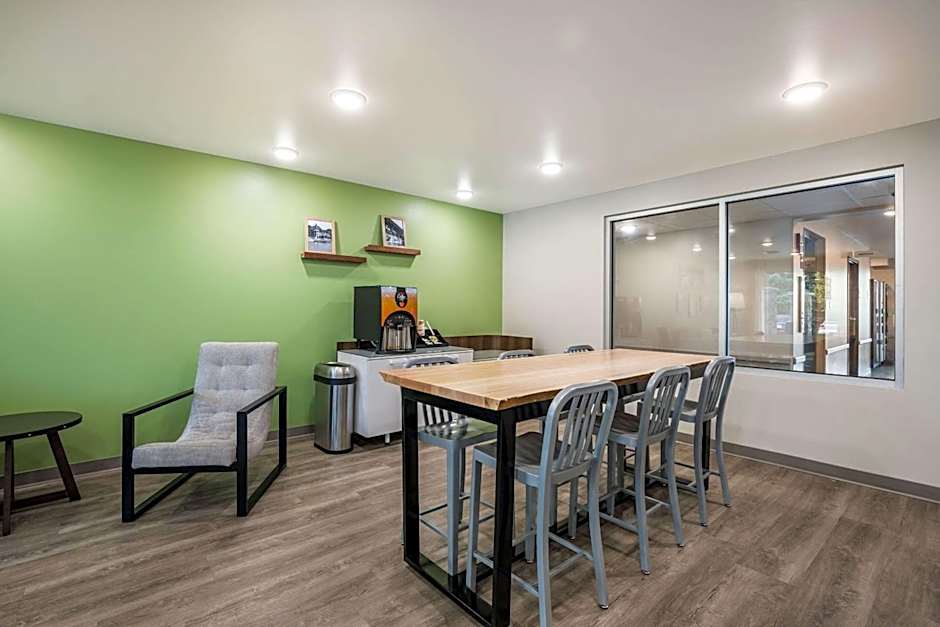 WoodSpring Suites Elgin - Chicago