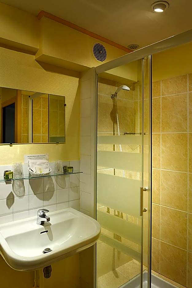 Logis Hostellerie Du Cheval Blanc