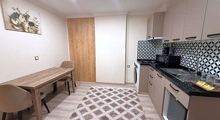 Rena Grand Residence & Suit