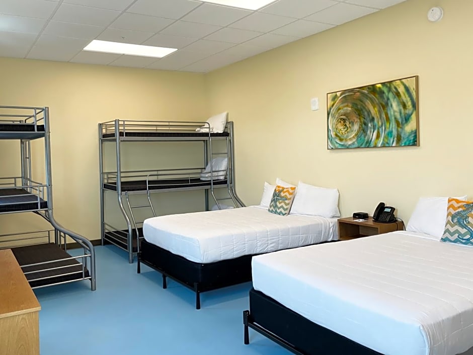 Travelodge by Wyndham Panama City Beach / Beachfront