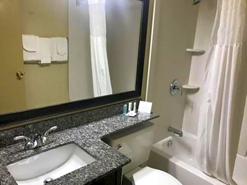 Clarion Hotel Fort Mill Near Amusement Park