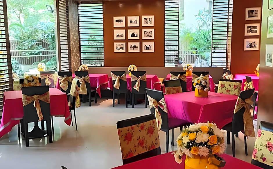 Udman Hotel Panchshila Park