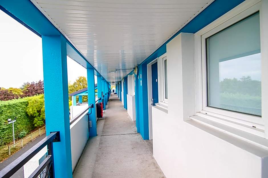 Kyriad Direct Poitiers - Gare du Futuroscope