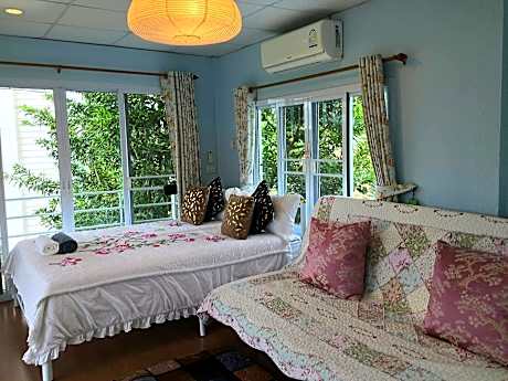 Standard - 1 Queen Bed with Balcony