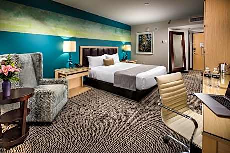 Grand Deluxe King Bed Non-Smoking